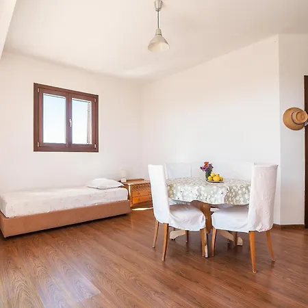 Rhodes Retreat - Persefoni's Loft Калитиес
