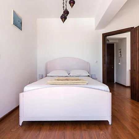 Rhodes Retreat - Persefoni's Loft Apartamento *